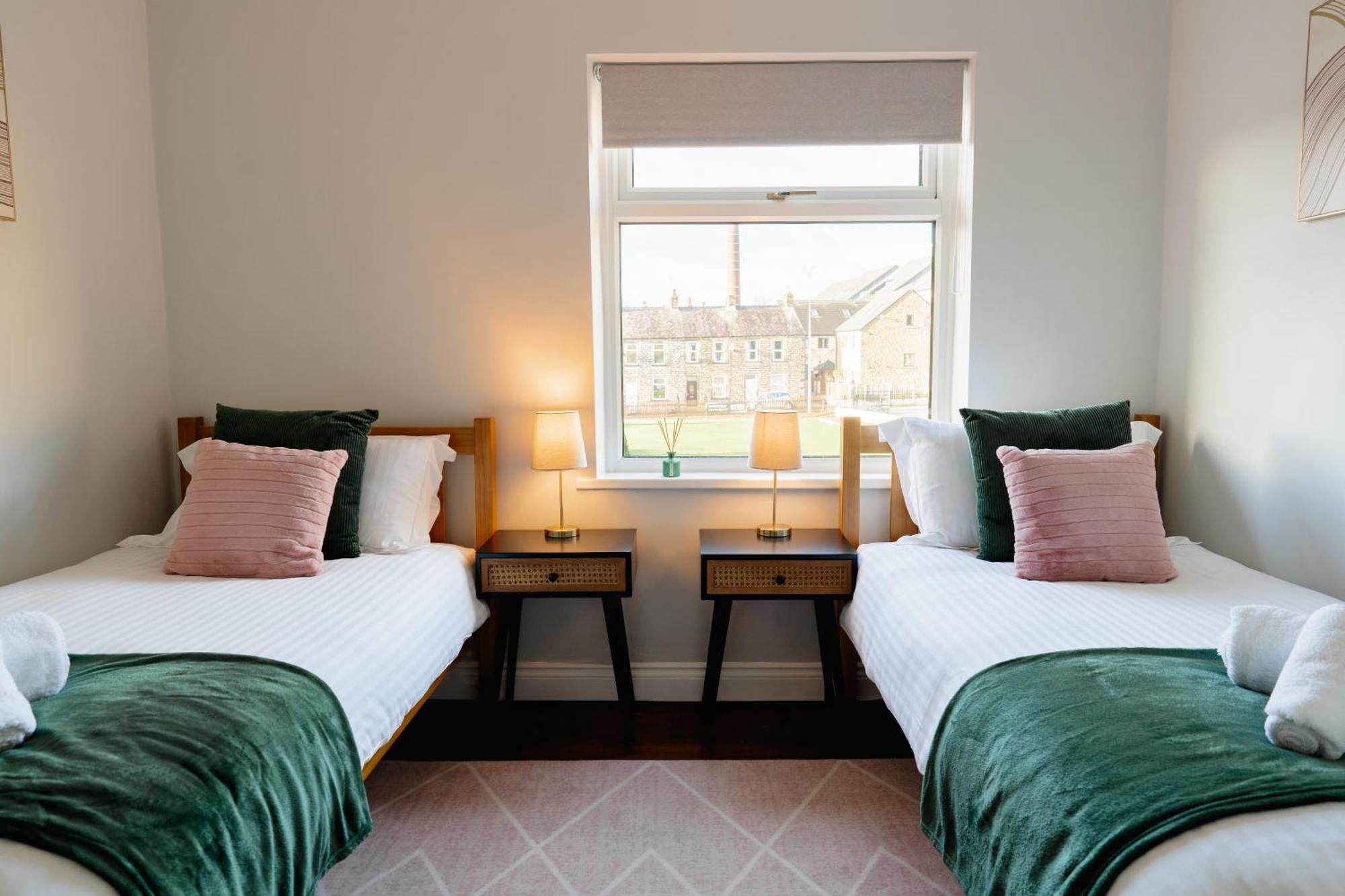 Bowling Terrace By Above Rubies - Stylish, 3 Bedroom, Pet Friendly House In Skipton Buitenkant foto